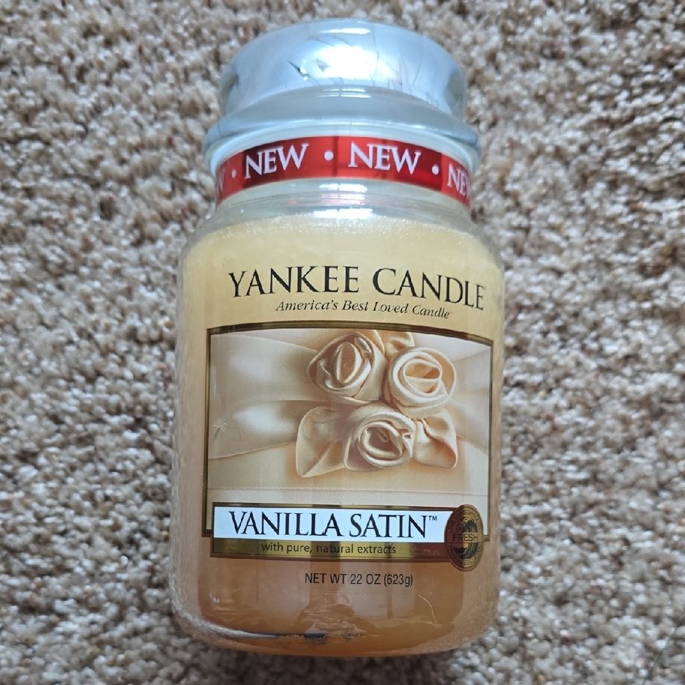 New Rare Yankee Candle‎ White Label Vanilla Satin 22 OZ JAR